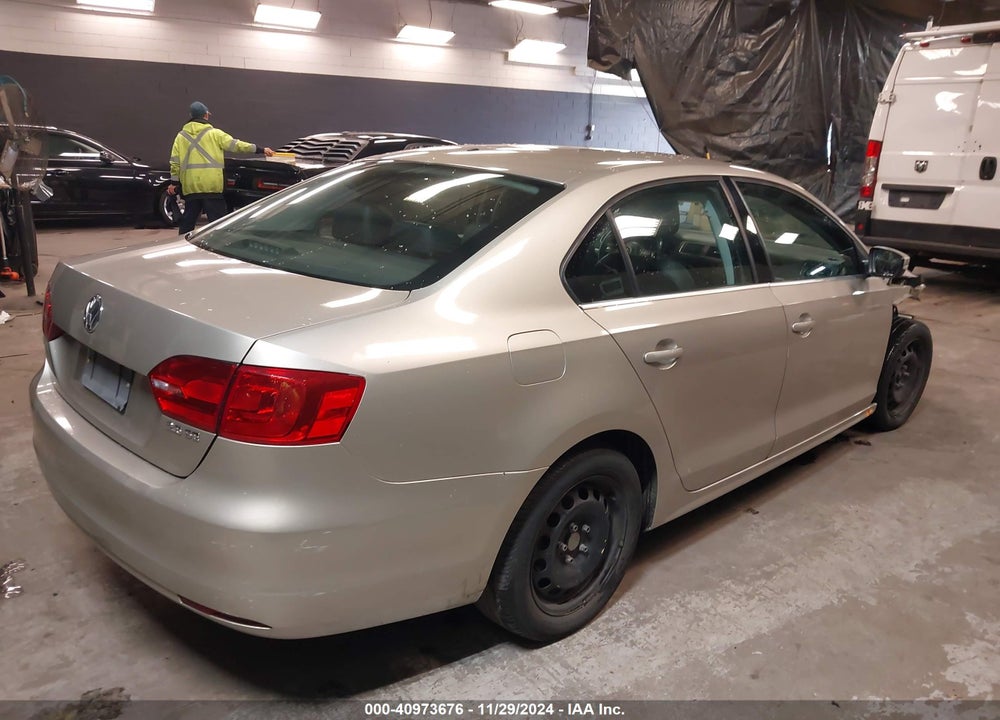 2013 VOLKSWAGEN JETTA 2.5L SE VIN: 3VWDP7AJ4DM217497