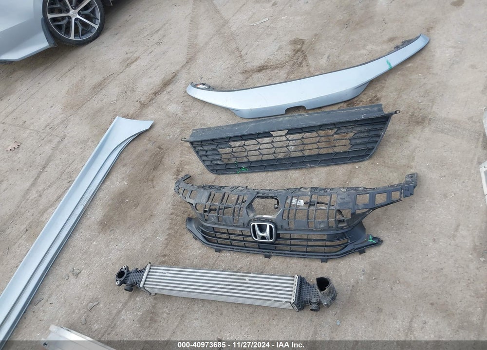 2022 HONDA CIVIC TOURING VIN: 2HGFE1F94NH300636