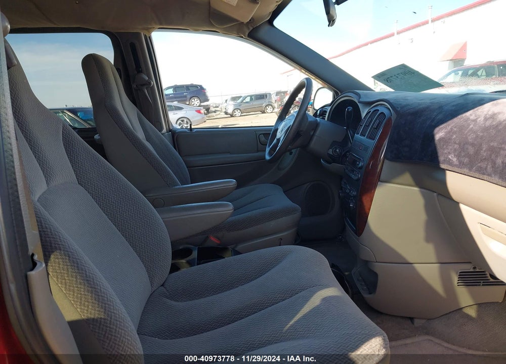 2004 CHRYSLER TOWN & COUNTRY VIN: 1C4GP45R94B561669