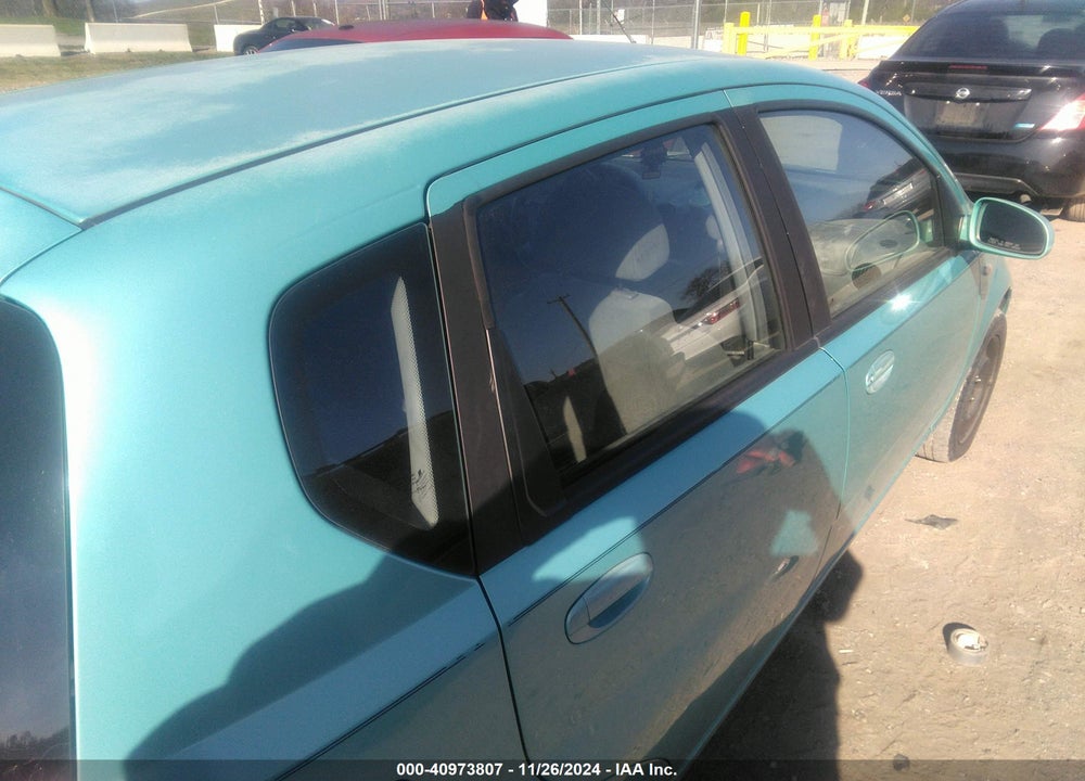 2005 CHEVROLET AVEO LS VIN: KL1TD62675B299513