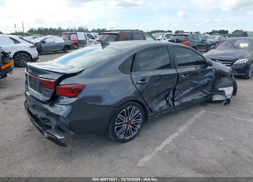 2022 KIA FORTE GT VIN: 3KPF44AC8NE451576
