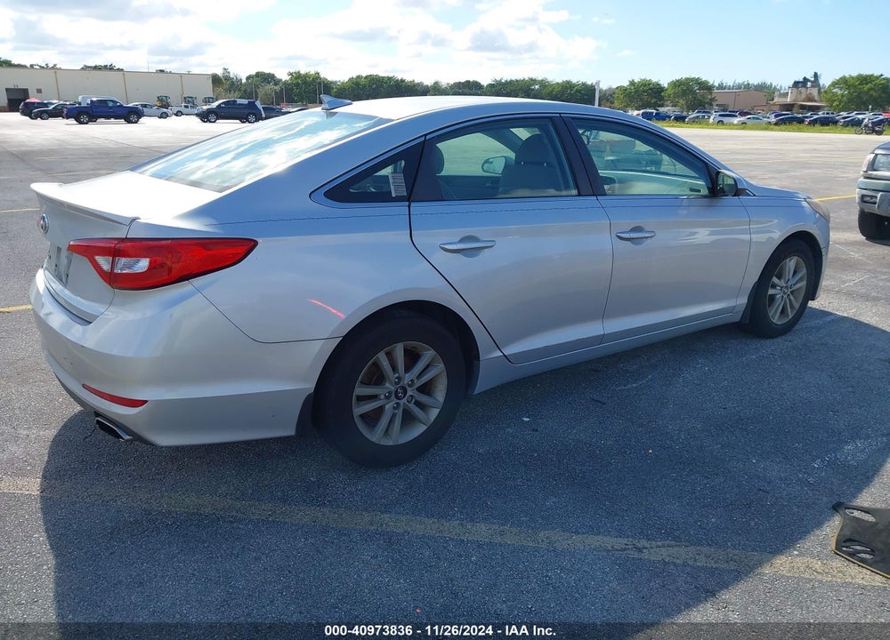 2015 HYUNDAI SONATA SE VIN: 5NPE24AF6FH193146