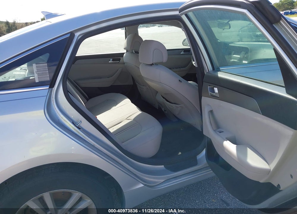 2015 HYUNDAI SONATA SE VIN: 5NPE24AF6FH193146
