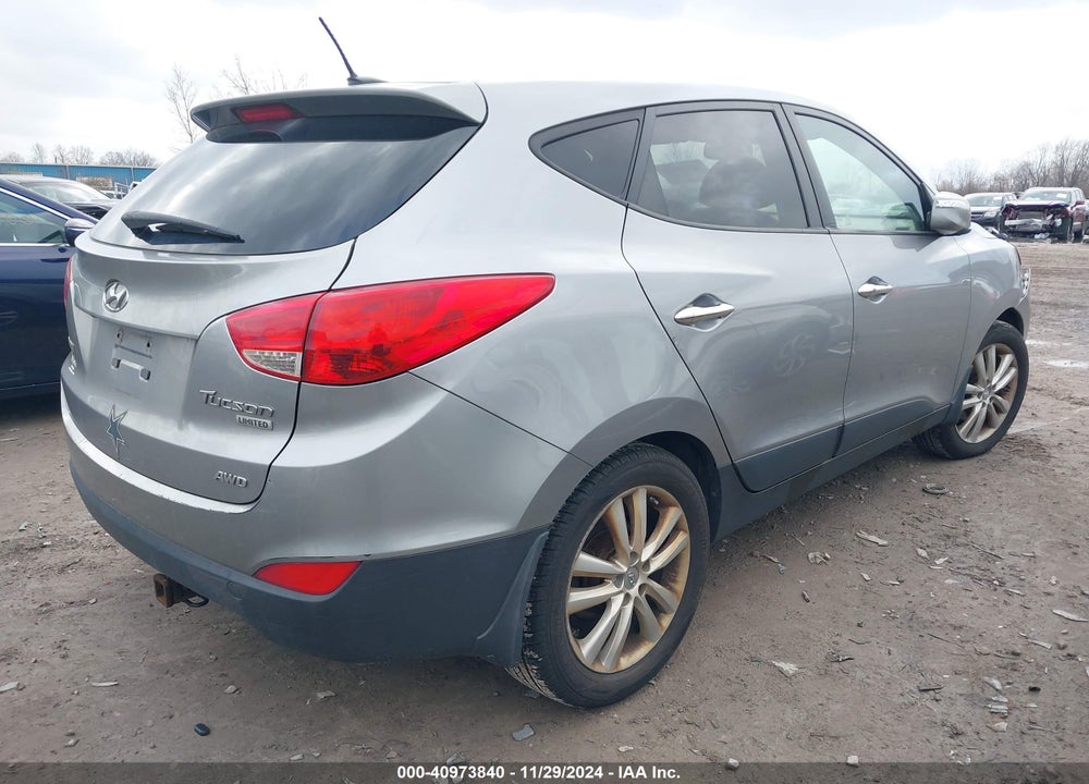 2013 HYUNDAI TUCSON LIMITED VIN: KM8JUCACXDU557981