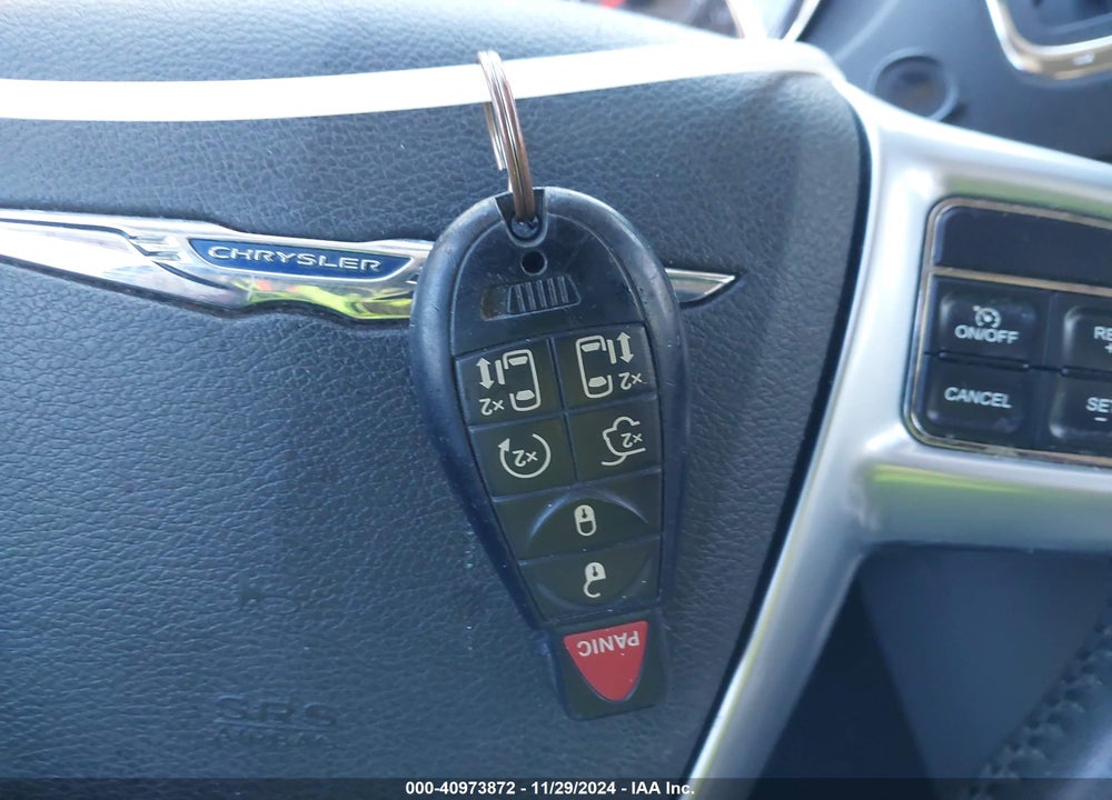 2011 CHRYSLER TOWN & COUNTRY LIMITED VIN: 2A4RR6DG1BR746547