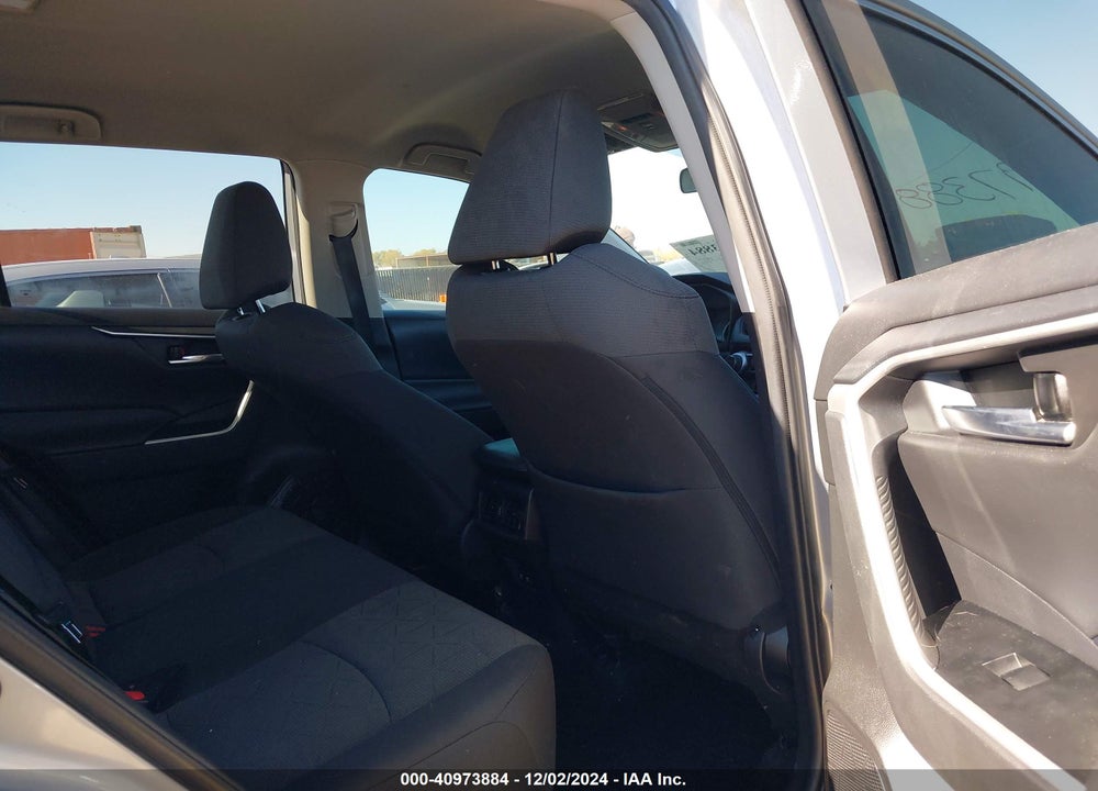 2021 TOYOTA RAV4 XLE VIN: 2T3W1RFV4MC131286