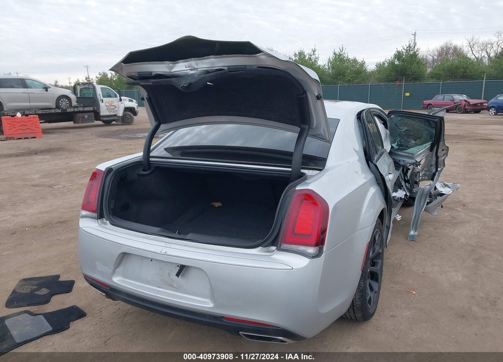 2019 CHRYSLER 300 VIN: 2C3CCABG8KH760801