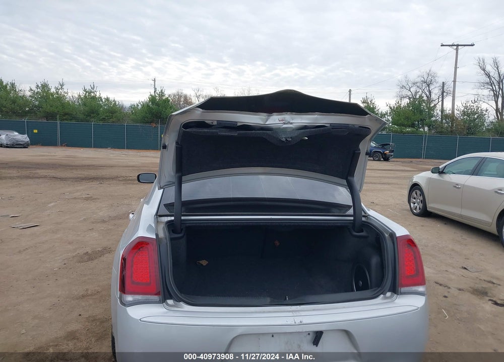 2019 CHRYSLER 300 VIN: 2C3CCABG8KH760801