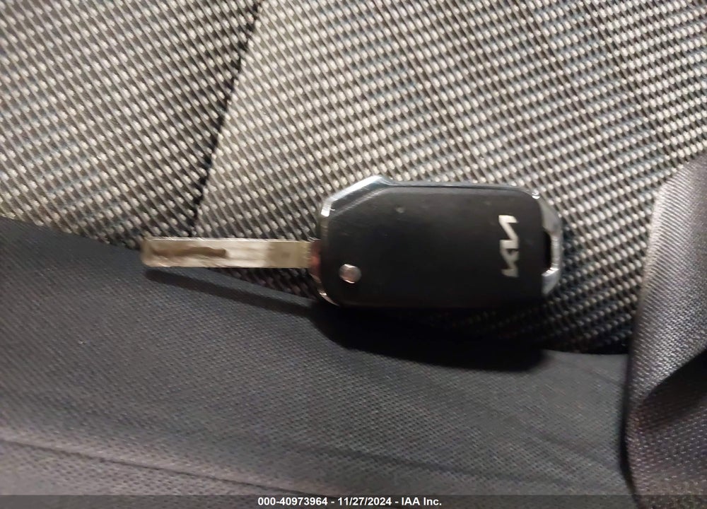 2022 KIA SELTOS LX VIN: KNDEPCAA2N7339013