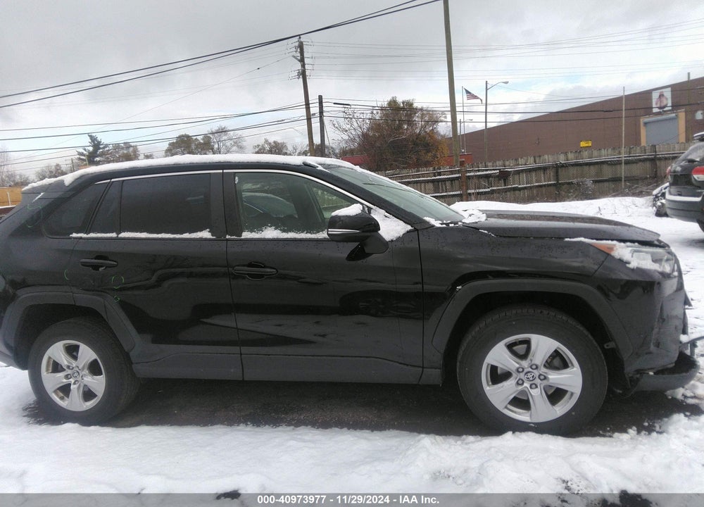 2019 TOYOTA RAV4 XLE VIN: JTMP1RFV7KD045337