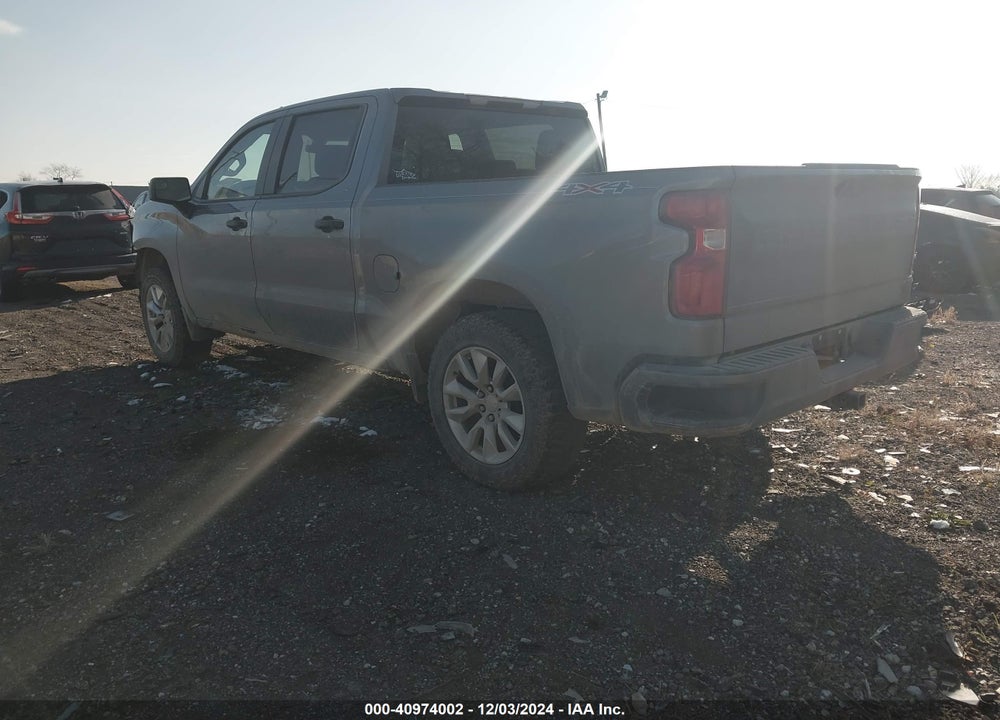 2021 CHEVROLET SILVERADO 1500 4WD SHORT BED CUSTOM VIN: 1GCPYBEH2MZ156639