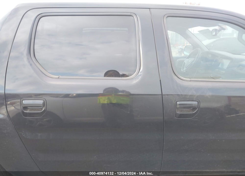 2013 HONDA RIDGELINE RTL VIN: 5FPYK1F58DB004916