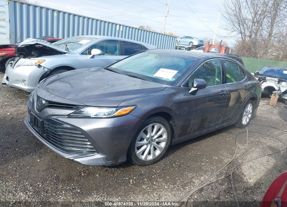 2018 TOYOTA CAMRY LE VIN: 4T1B11HK5JU024978