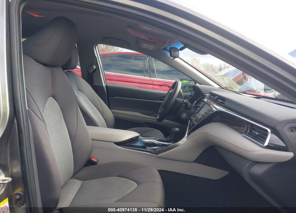 2018 TOYOTA CAMRY LE VIN: 4T1B11HK5JU024978
