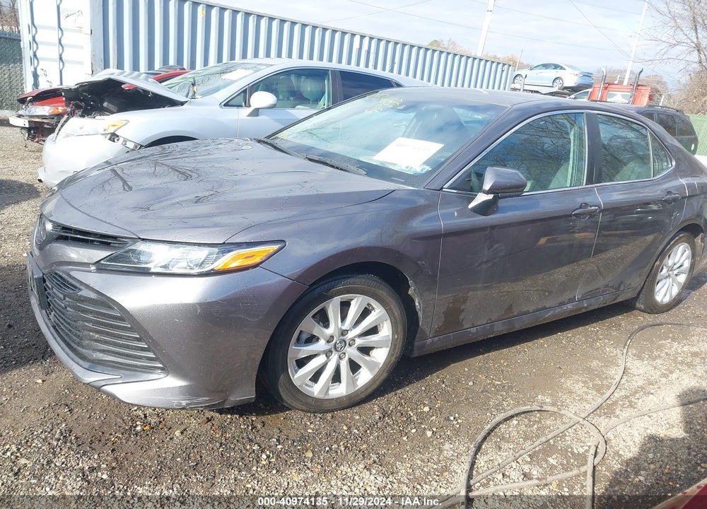 2018 TOYOTA CAMRY LE VIN: 4T1B11HK5JU024978