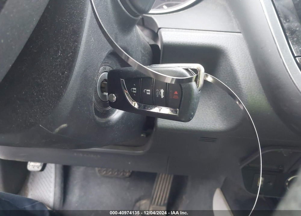 2018 TOYOTA CAMRY LE VIN: 4T1B11HK5JU024978