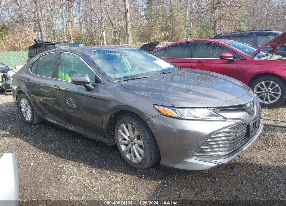 2018 TOYOTA CAMRY LE VIN: 4T1B11HK5JU024978