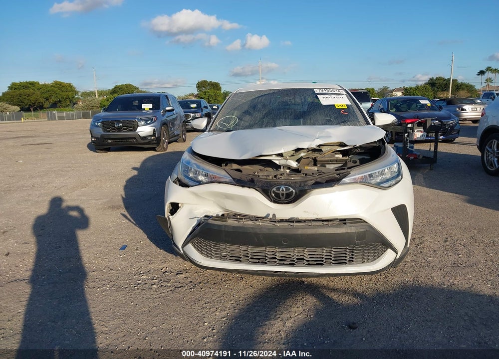 2022 TOYOTA C-HR XLE VIN: NMTKHMBX5NR145217