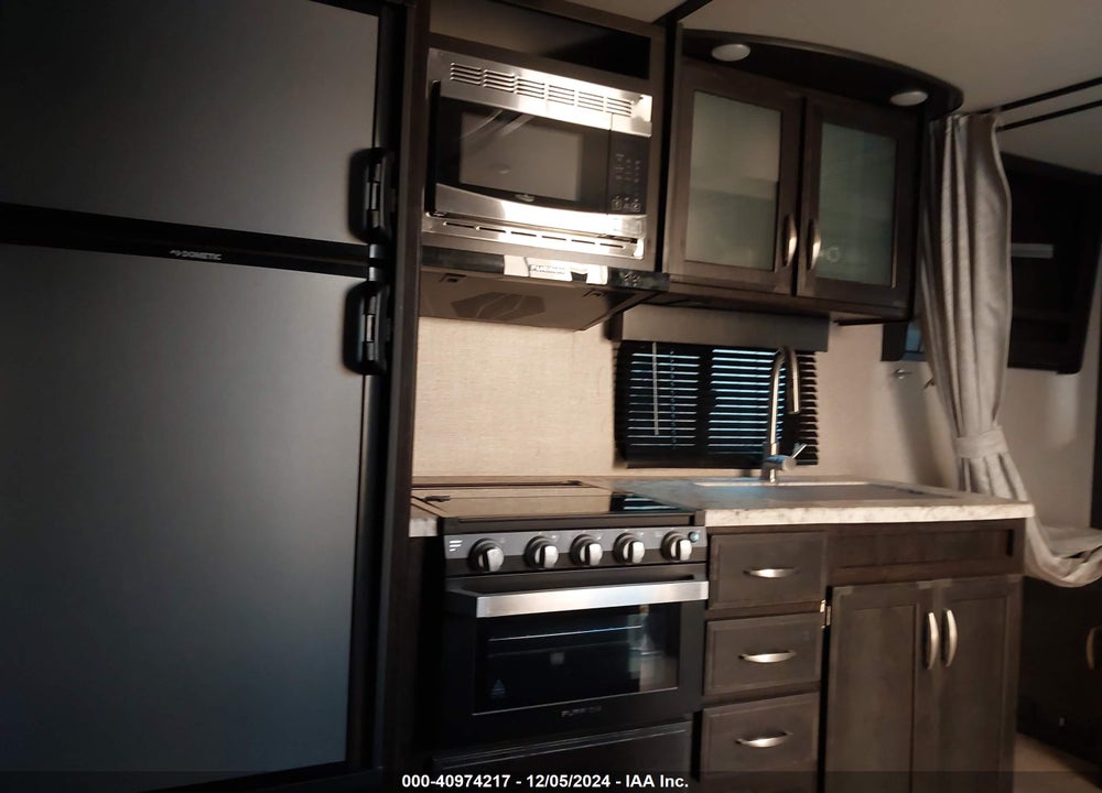 2019 GRAND DESIGN IMAGINE TRAVEL TRAILER VIN: 573TE2222K1208282