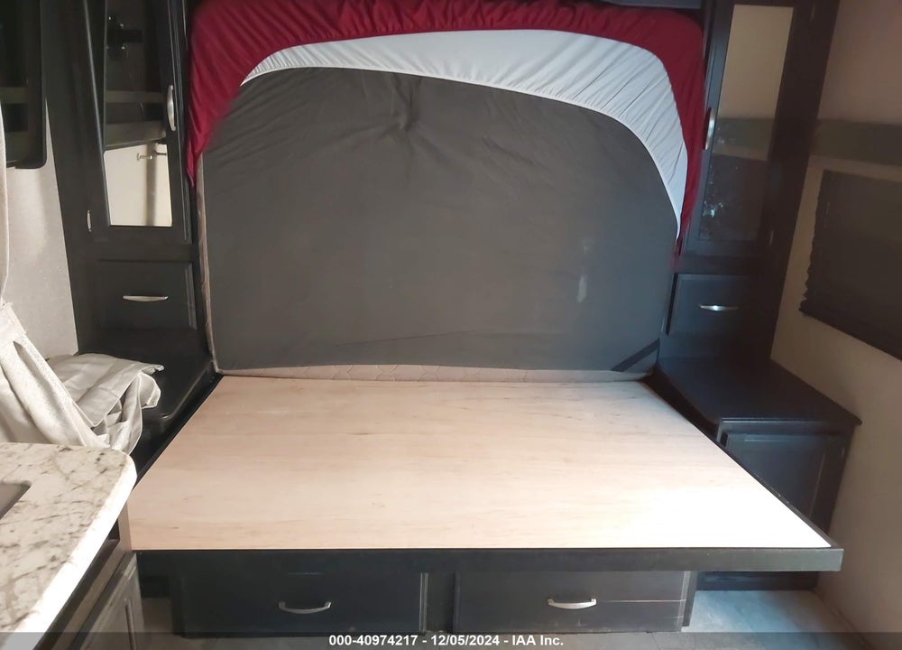 2019 GRAND DESIGN IMAGINE TRAVEL TRAILER VIN: 573TE2222K1208282