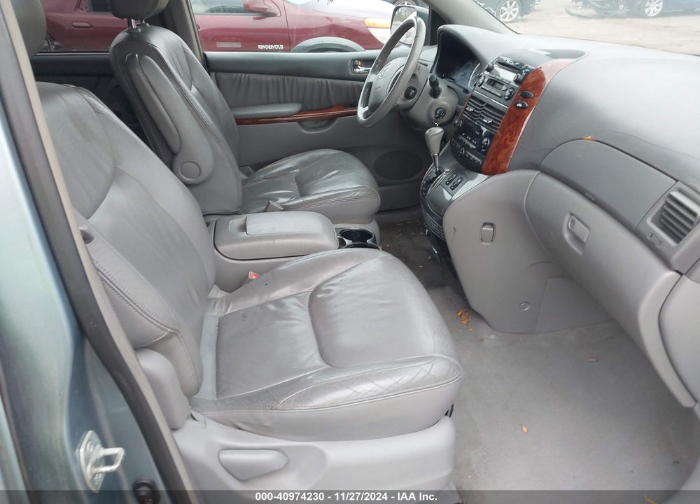 2004 TOYOTA SIENNA XLE VIN: 5TDZA22C04S194975