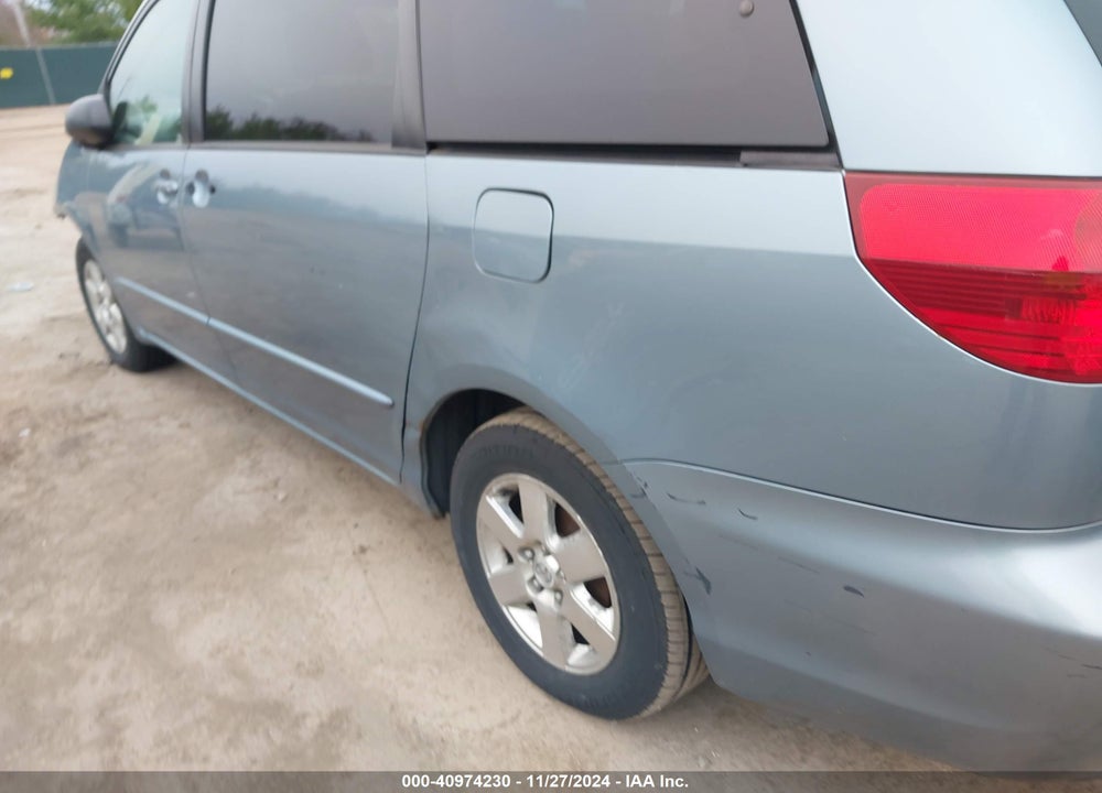 2004 TOYOTA SIENNA XLE VIN: 5TDZA22C04S194975