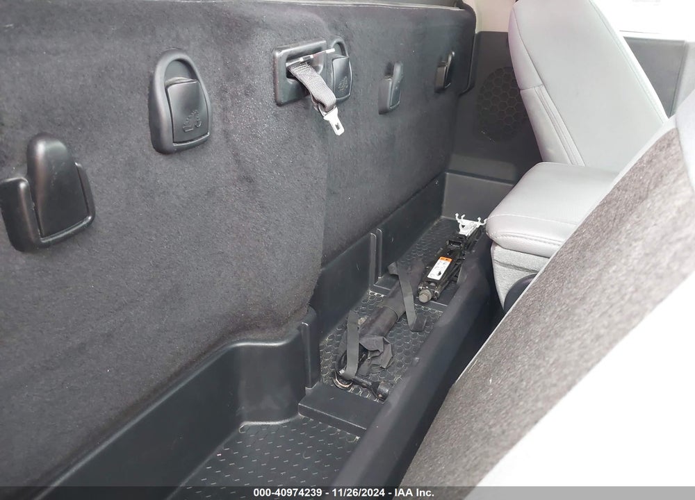 2015 RAM 1500 EXPRESS VIN: 3C6JR6AT4FG525239