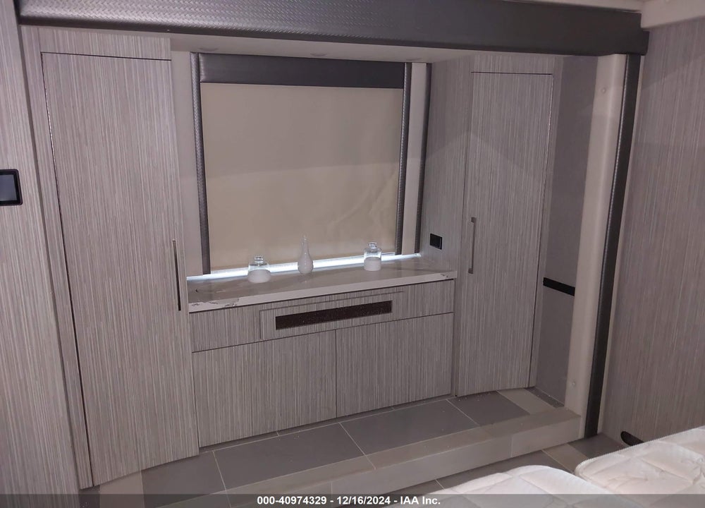 2024 FORETRAVEL MOTORHOME REALM PRESIDENTIAL VIN: 4VZ1U1R15RC093781