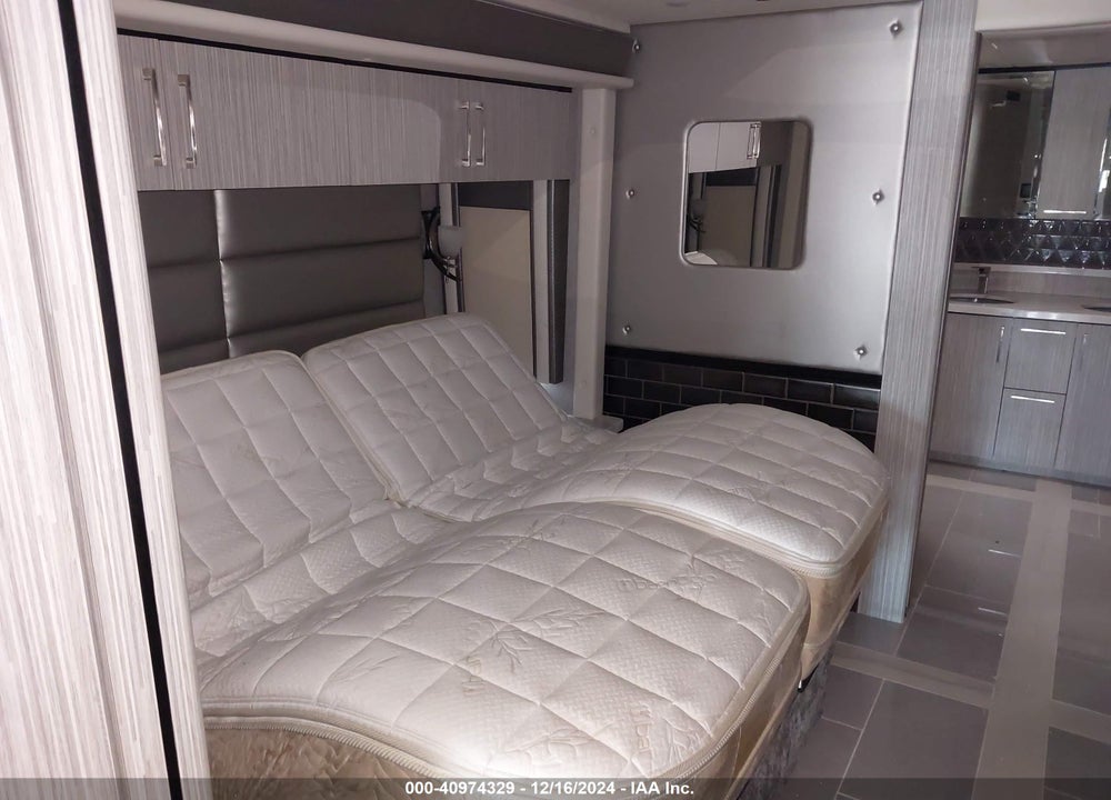 2024 FORETRAVEL MOTORHOME REALM PRESIDENTIAL VIN: 4VZ1U1R15RC093781