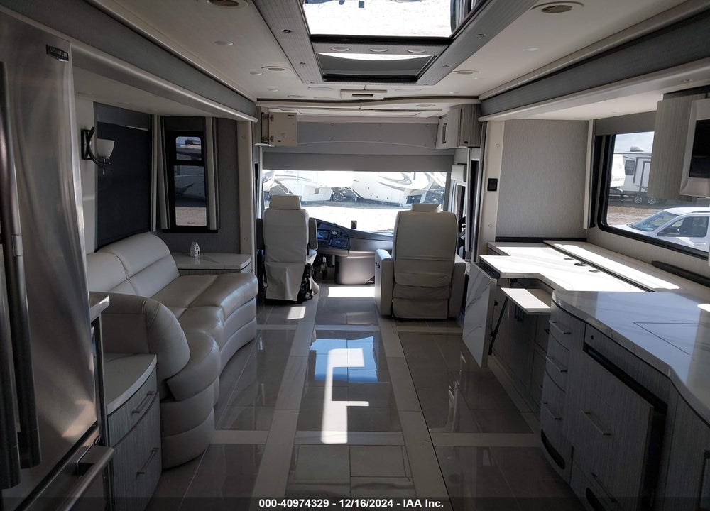 2024 FORETRAVEL MOTORHOME REALM PRESIDENTIAL VIN: 4VZ1U1R15RC093781