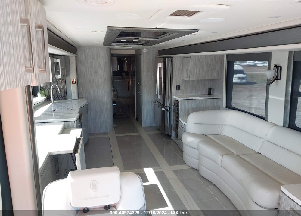 2024 FORETRAVEL MOTORHOME REALM PRESIDENTIAL VIN: 4VZ1U1R15RC093781