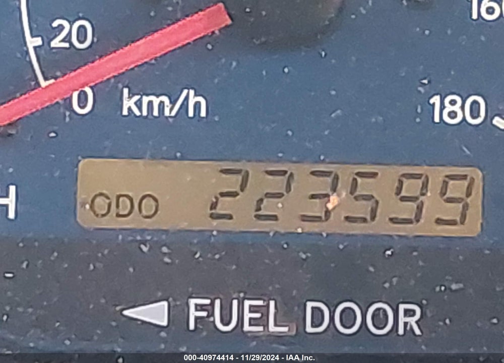 2002 TOYOTA SIENNA LE VIN: 4T3ZF13C52U481380
