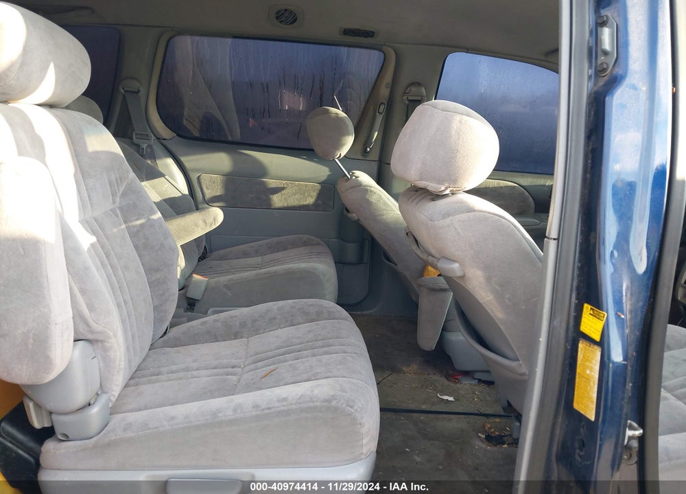 2002 TOYOTA SIENNA LE VIN: 4T3ZF13C52U481380