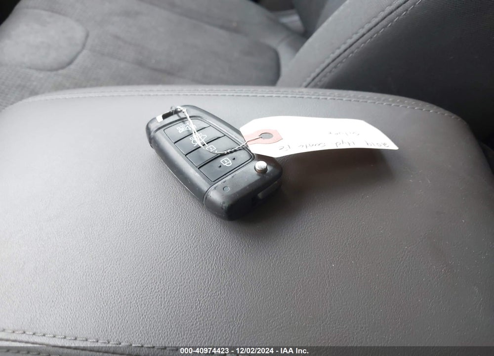 2019 HYUNDAI SANTA FE SE VIN: 5NMS2CADXKH116668