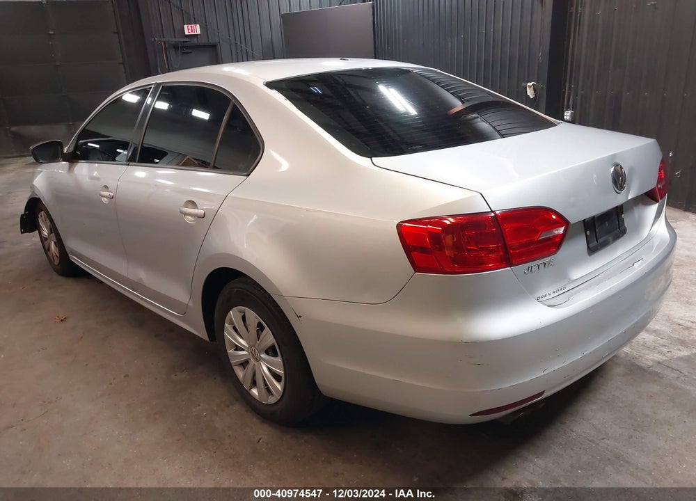 2011 VOLKSWAGEN JETTA 2.0L S VIN: 3VW2K7AJ5BM066351