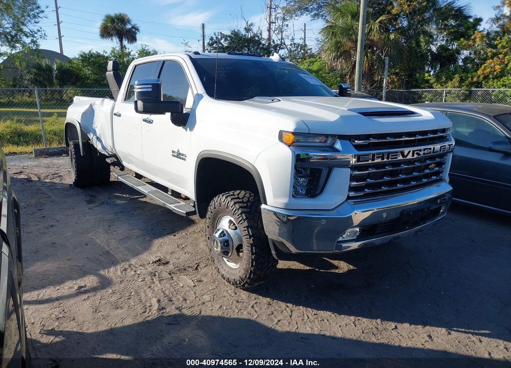 2020 CHEVROLET SILVERADO 3500HD 4WD  LONG BED LTZ VIN: 1GC4YUEY1LF322356