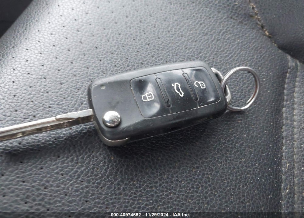 2013 VOLKSWAGEN JETTA 2.5L SE VIN: 3VWDP7AJXDM292625