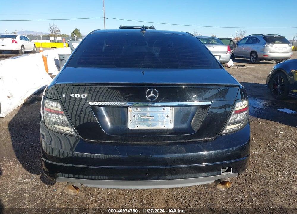 2011 MERCEDES-BENZ C 300 LUXURY/SPORT VIN: WDDGF5EB4BR137614