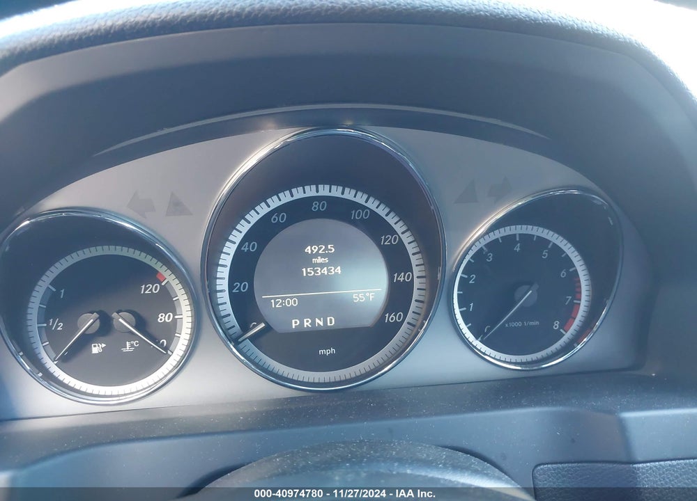 2011 MERCEDES-BENZ C 300 LUXURY/SPORT VIN: WDDGF5EB4BR137614