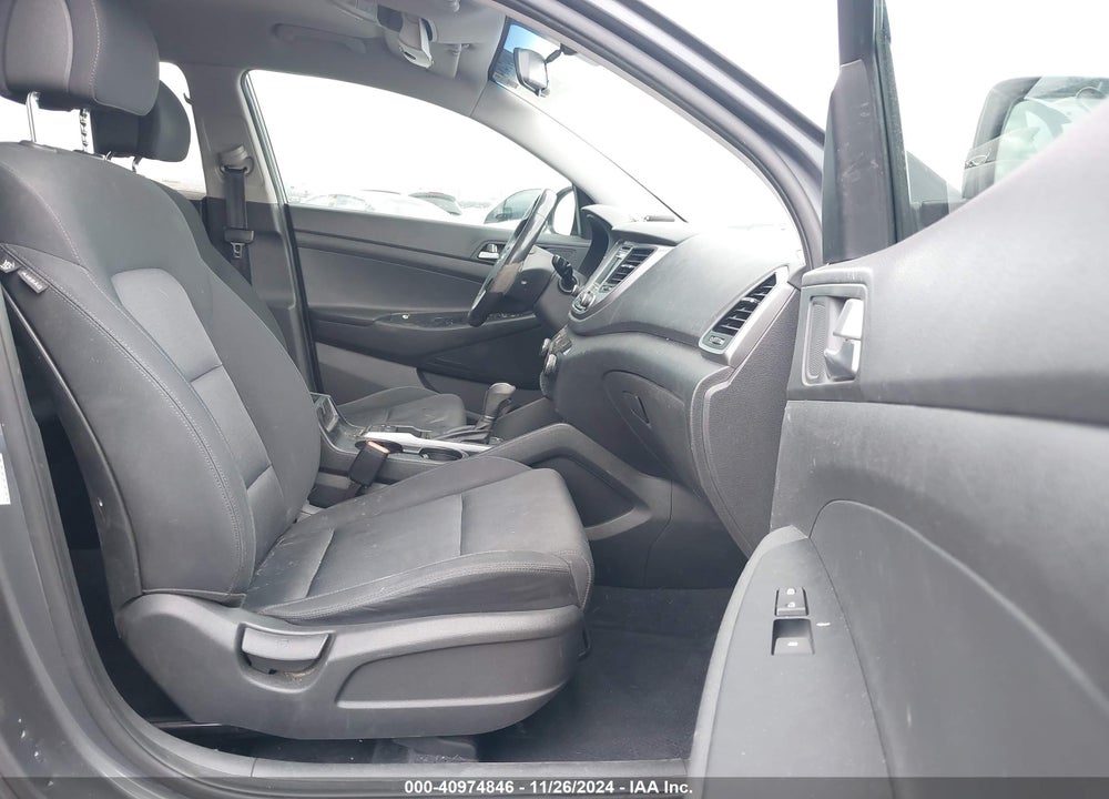 2017 HYUNDAI TUCSON SPORT VIN: KM8J3CA21HU459986