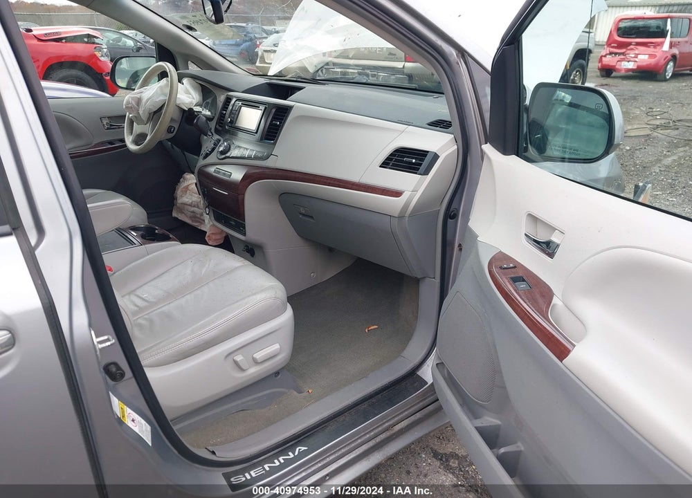 2013 TOYOTA SIENNA XLE LIMITED VIN: 5TDDK3DC2DS055750
