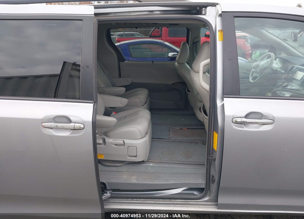 2013 TOYOTA SIENNA XLE LIMITED VIN: 5TDDK3DC2DS055750