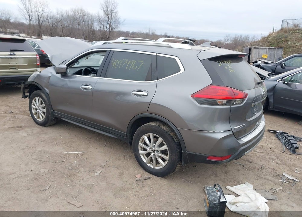2017 NISSAN ROGUE SV VIN: KNMAT2MV7HP598121