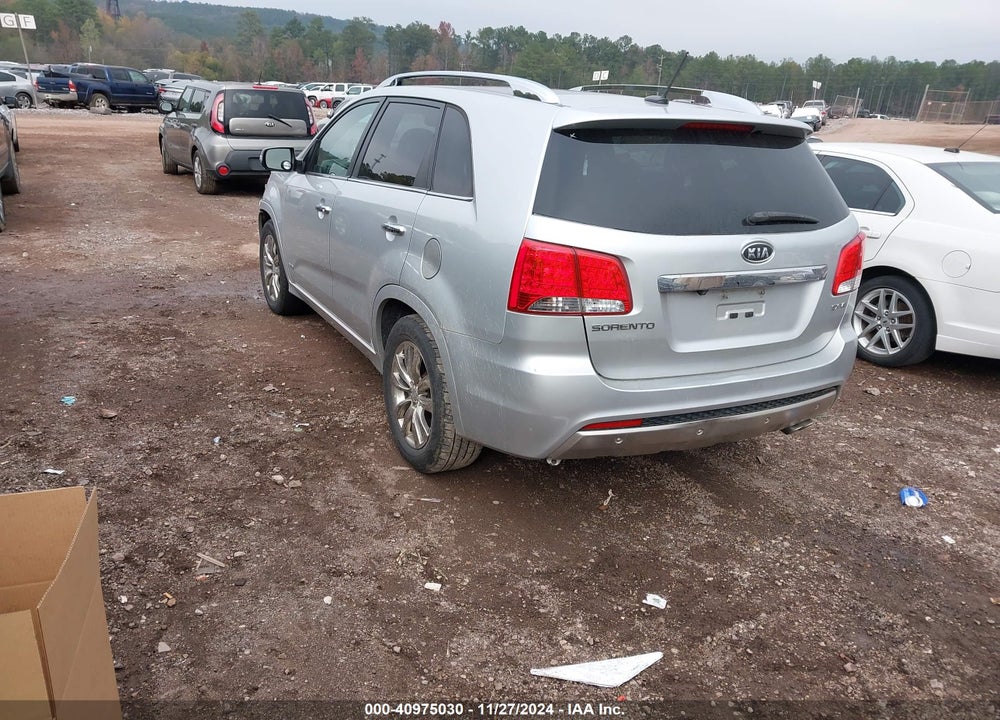 2011 KIA SORENTO SX V6 VIN: 5XYKWDA21BG142448