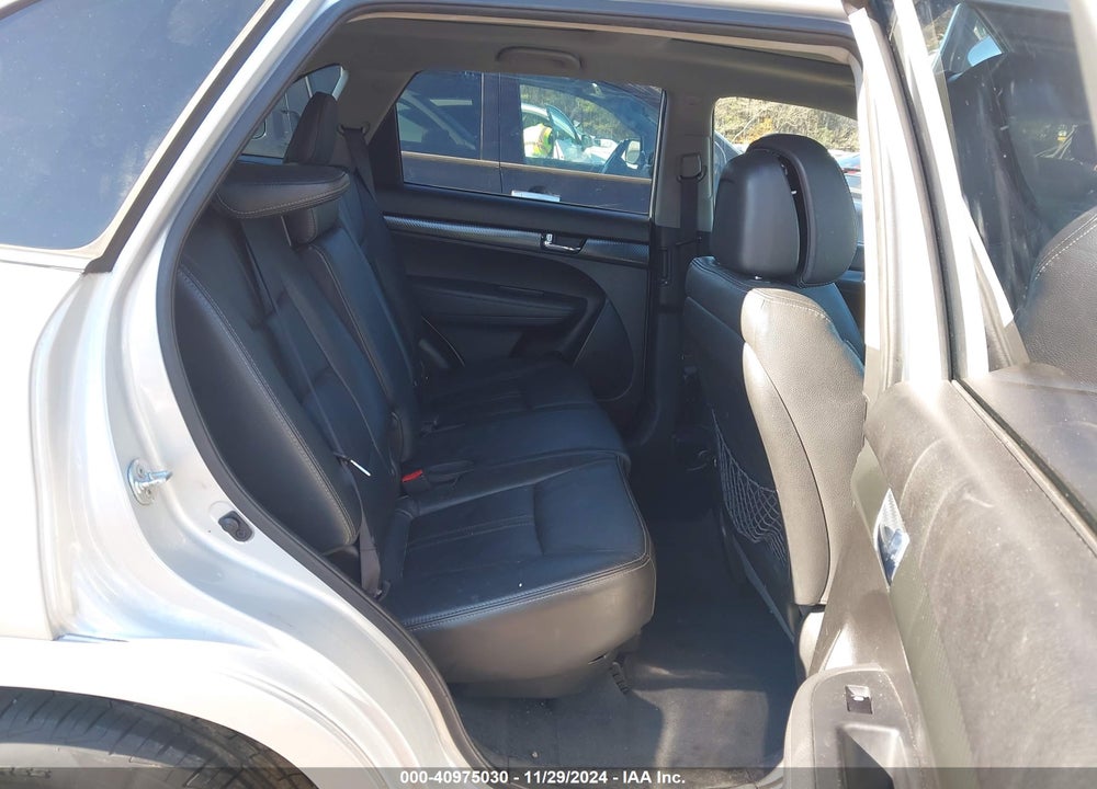 2011 KIA SORENTO SX V6 VIN: 5XYKWDA21BG142448
