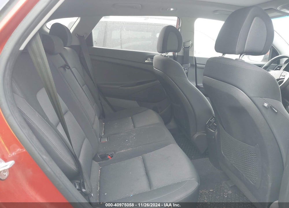 2017 HYUNDAI TUCSON VALUE VIN: KM8J33A29HU548365