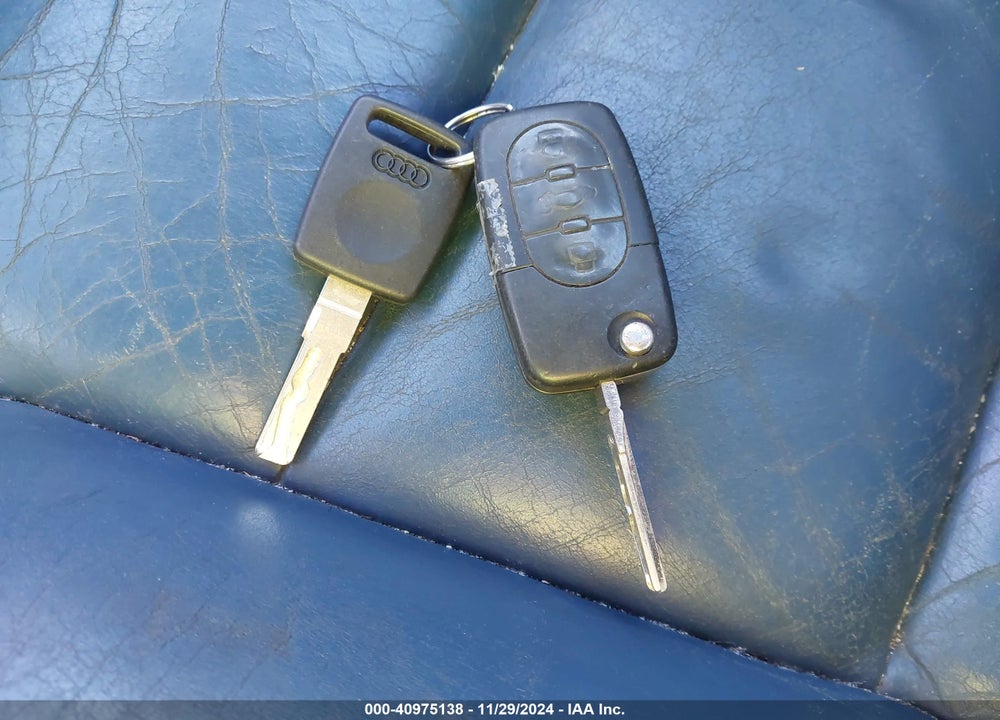 2001 AUDI TT VIN: TRUTX28N411041690