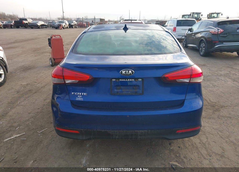 2018 KIA FORTE LX VIN: 3KPFK4A78JE170526