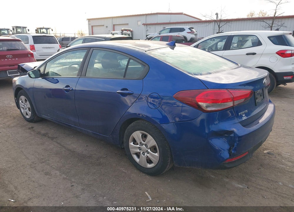 2018 KIA FORTE LX VIN: 3KPFK4A78JE170526