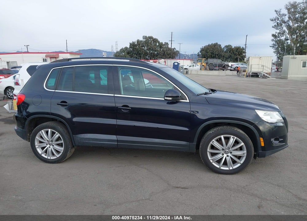 2009 VOLKSWAGEN TIGUAN SE VIN: WVGAV75N09W526508